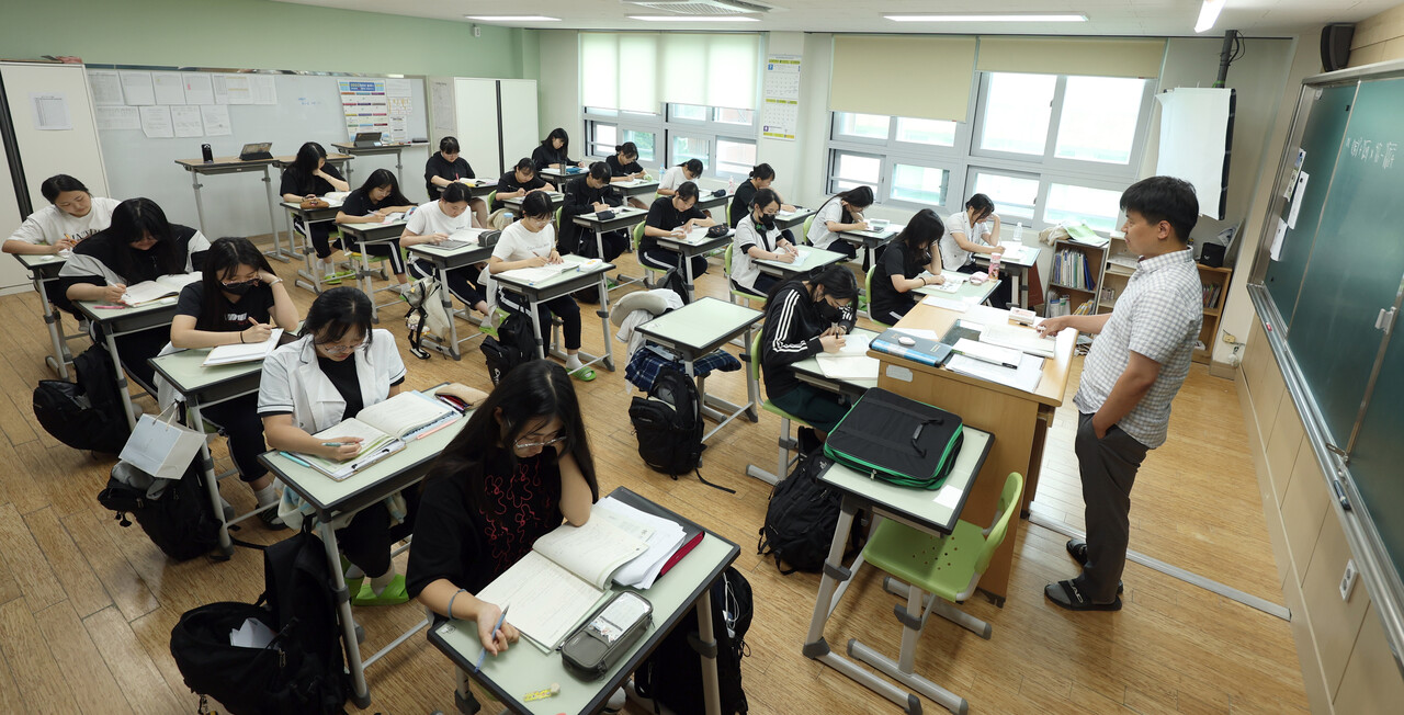 고교생 절반, 수업 시간에 집중하지 않는다.